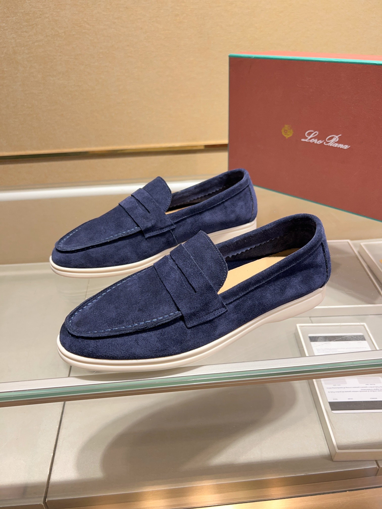 Precio de fábrica:Obtener Loro Piana 2023 Zapatos mocasín nuevo cuenta con una parte superior de gam