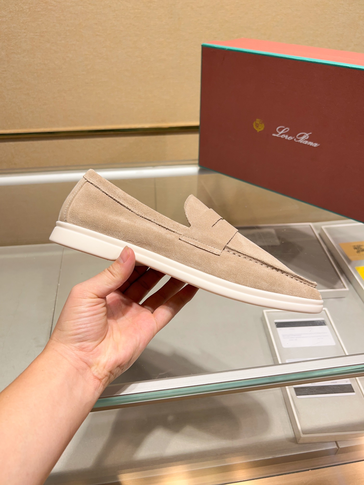 Precio de fábrica:Obtener Loro Piana 2023 Zapatos mocasín nuevo cuenta con una parte superior de gam