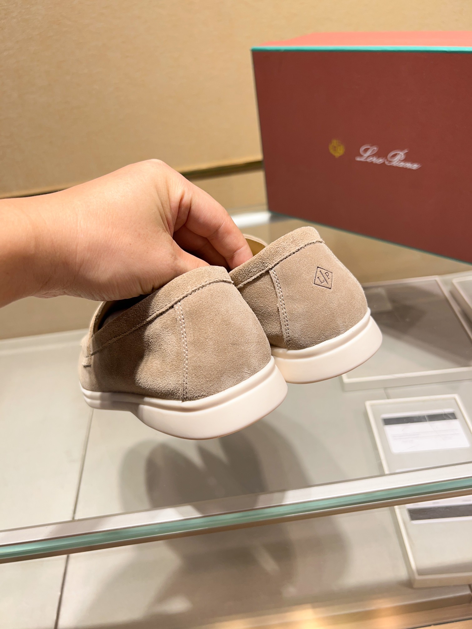 Precio de fábrica:Obtener Loro Piana 2023 Zapatos mocasín nuevo cuenta con una parte superior de gam