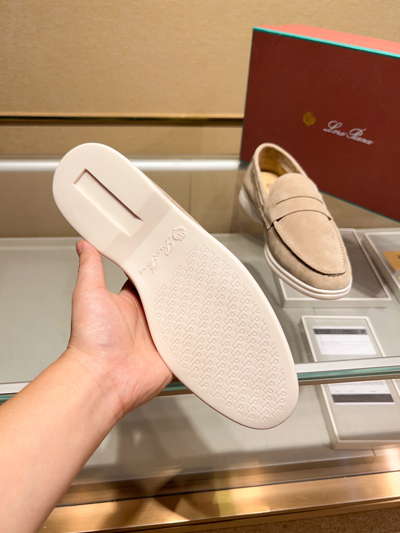 Precio de fábrica:Obtener Loro Piana 2023 Zapatos mocasín nuevo cuenta con una parte superior de gam