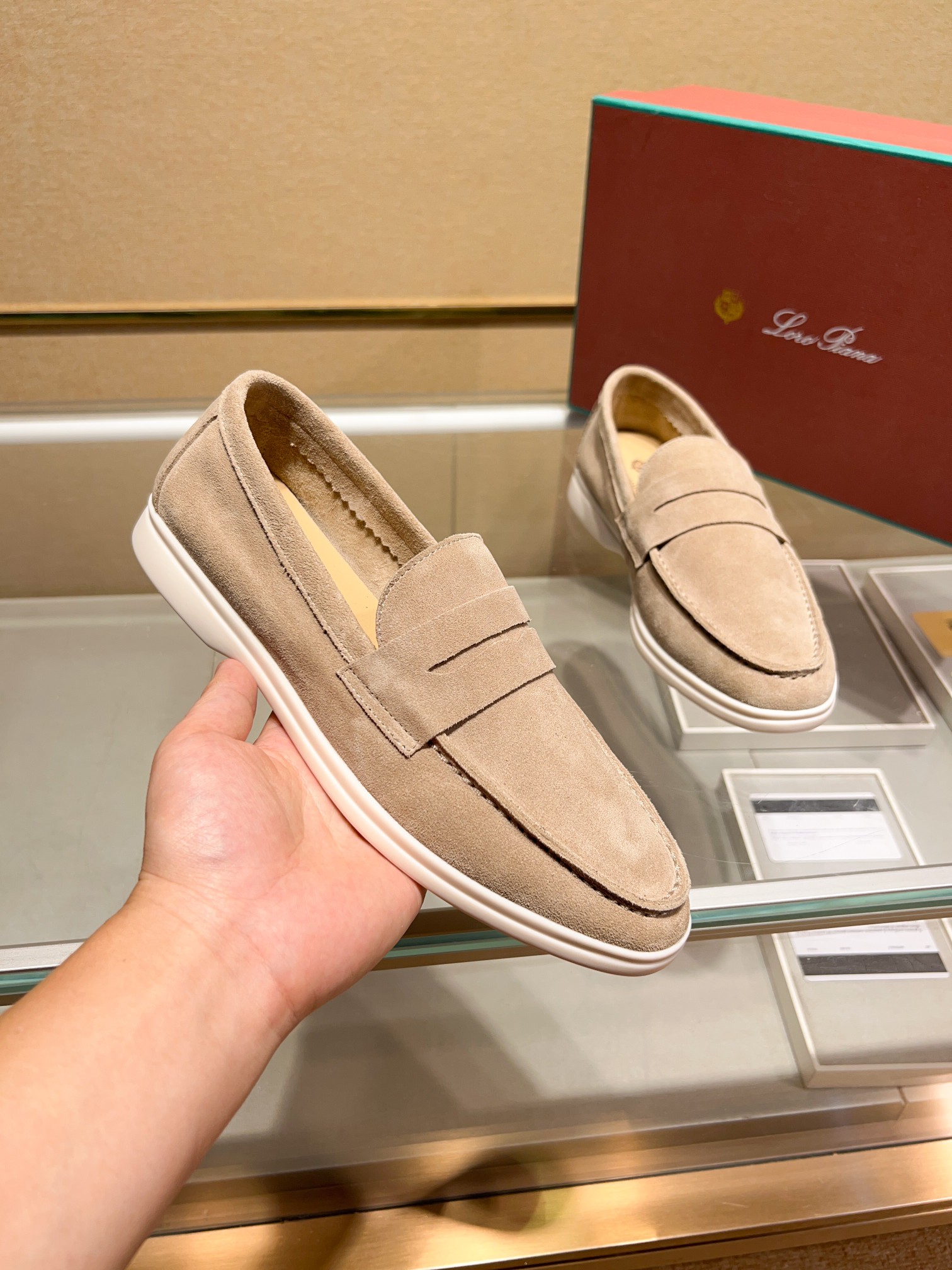 Precio de fábrica:Obtener Loro Piana 2023 Zapatos mocasín nuevo cuenta con una parte superior de gam