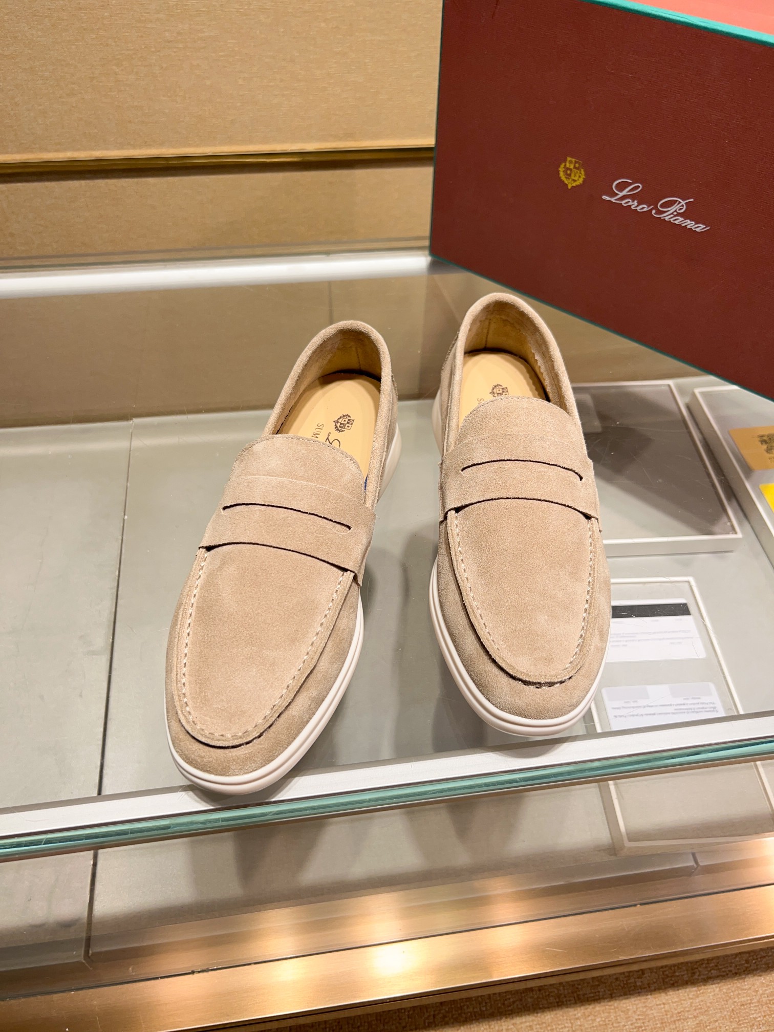 Precio de fábrica:Obtener Loro Piana 2023 Zapatos mocasín nuevo cuenta con una parte superior de gam