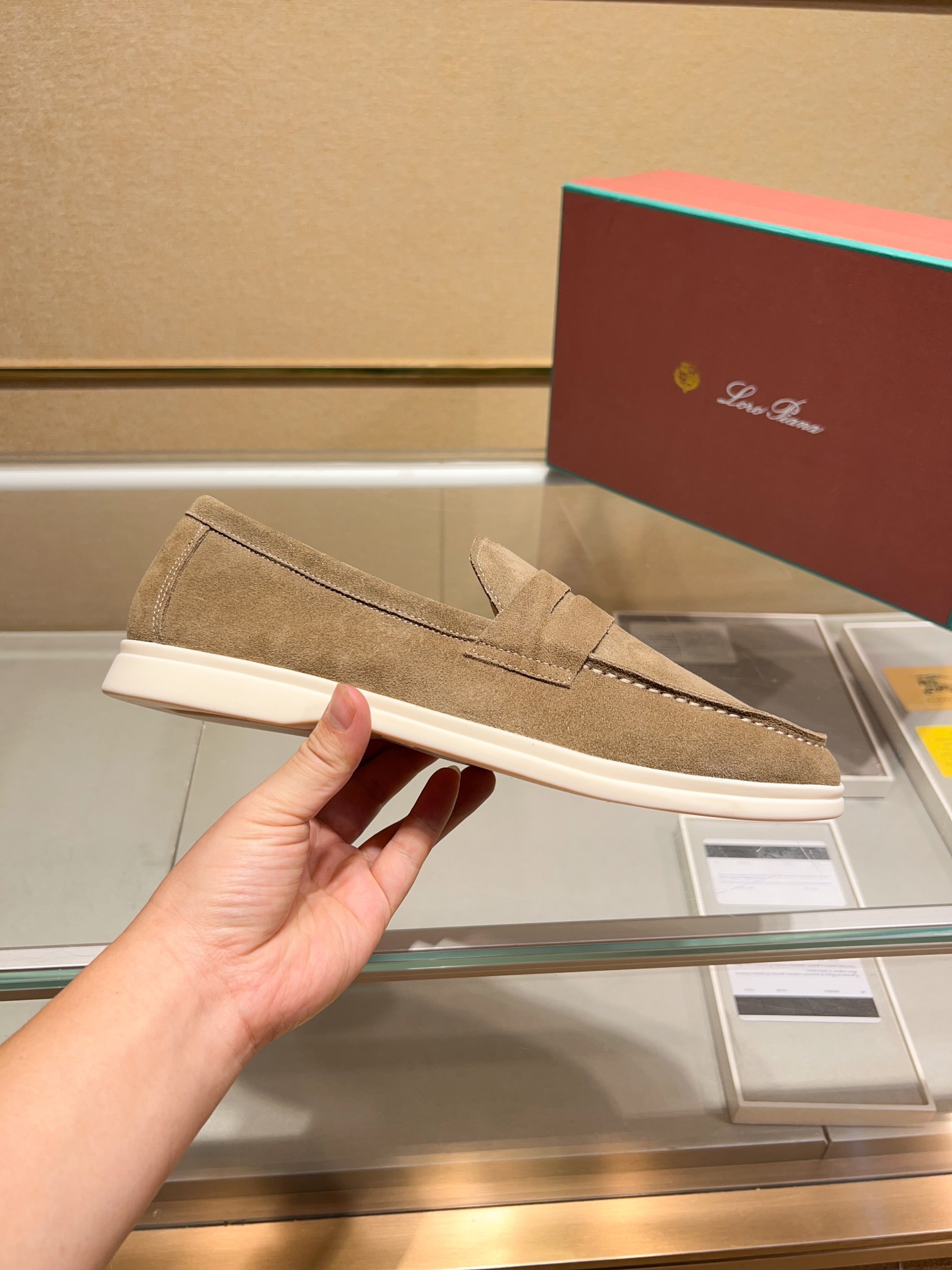 Precio de fábrica:Obtener Loro Piana 2023 Zapatos mocasín nuevo cuenta con una parte superior de gam