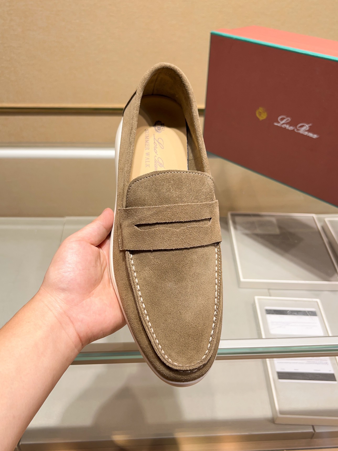 Precio de fábrica:Obtener Loro Piana 2023 Zapatos mocasín nuevo cuenta con una parte superior de gam