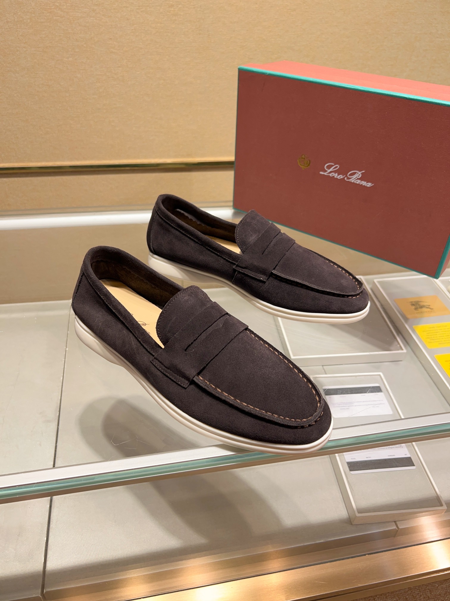 Precio de fábrica:Obtener Loro Piana 2023 Zapatos mocasín nuevo cuenta con una parte superior de gam