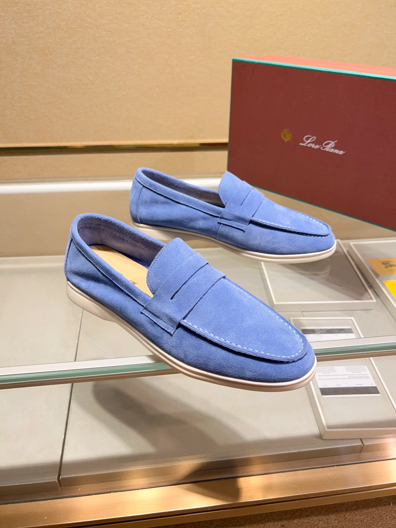 Precio de fábrica:Obtener Loro Piana 2023 Zapatos mocasín nuevo cuenta con una parte superior de gam