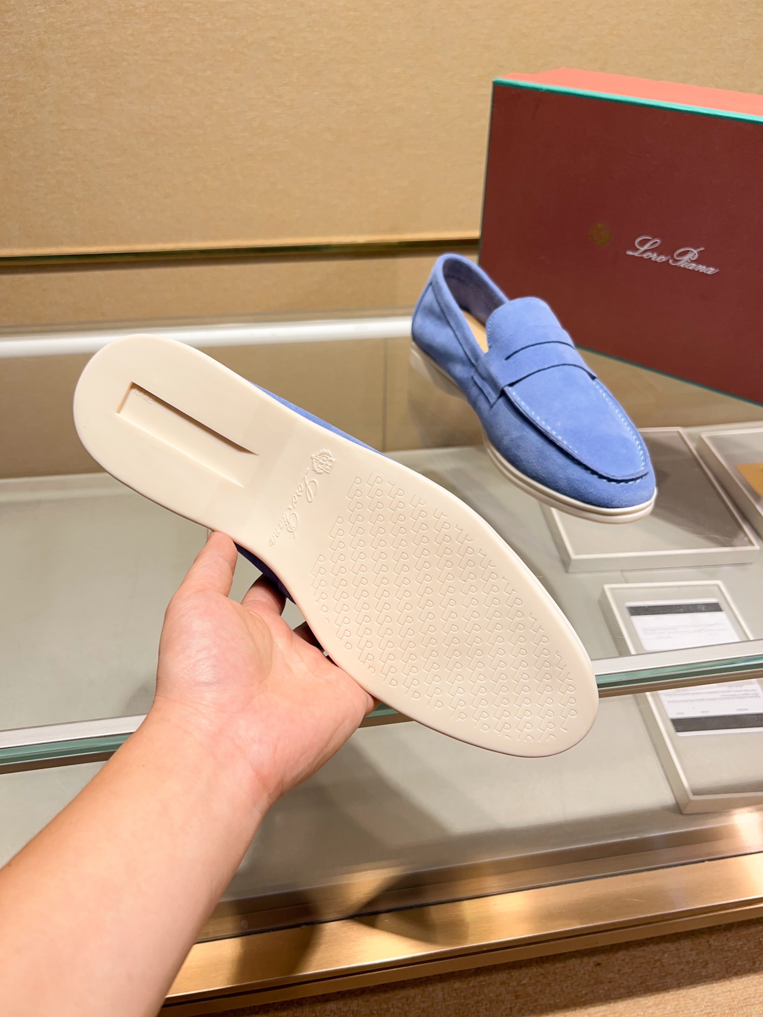 Precio de fábrica:Obtener Loro Piana 2023 Zapatos mocasín nuevo cuenta con una parte superior de gam
