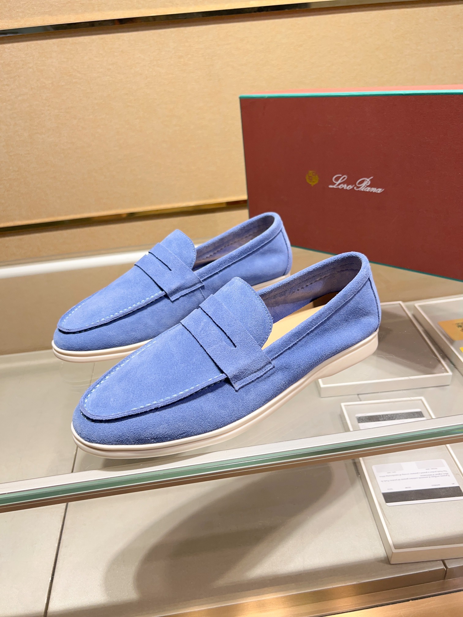 Precio de fábrica:Obtener Loro Piana 2023 Zapatos mocasín nuevo cuenta con una parte superior de gam