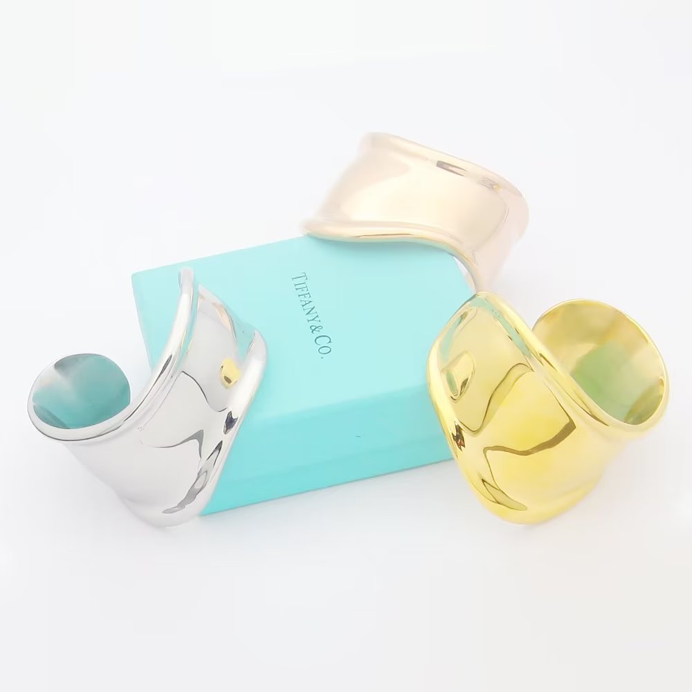 Tiffany & Co. 独家首发 高级定制 蒂芙尼手镯不规则 光面手镯 设计 简洁 彰显 优雅 低调绽放自信 非常细腻而夺目