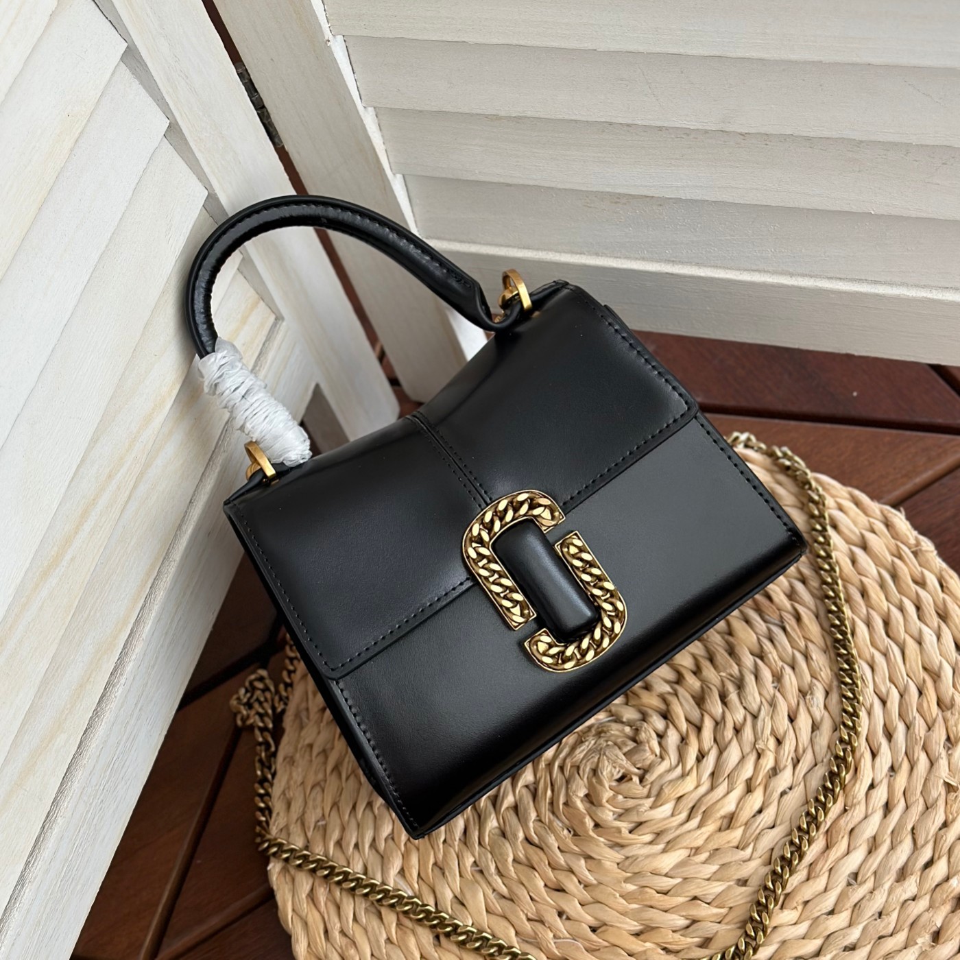 Marc Jacobs 黑色樱花粉