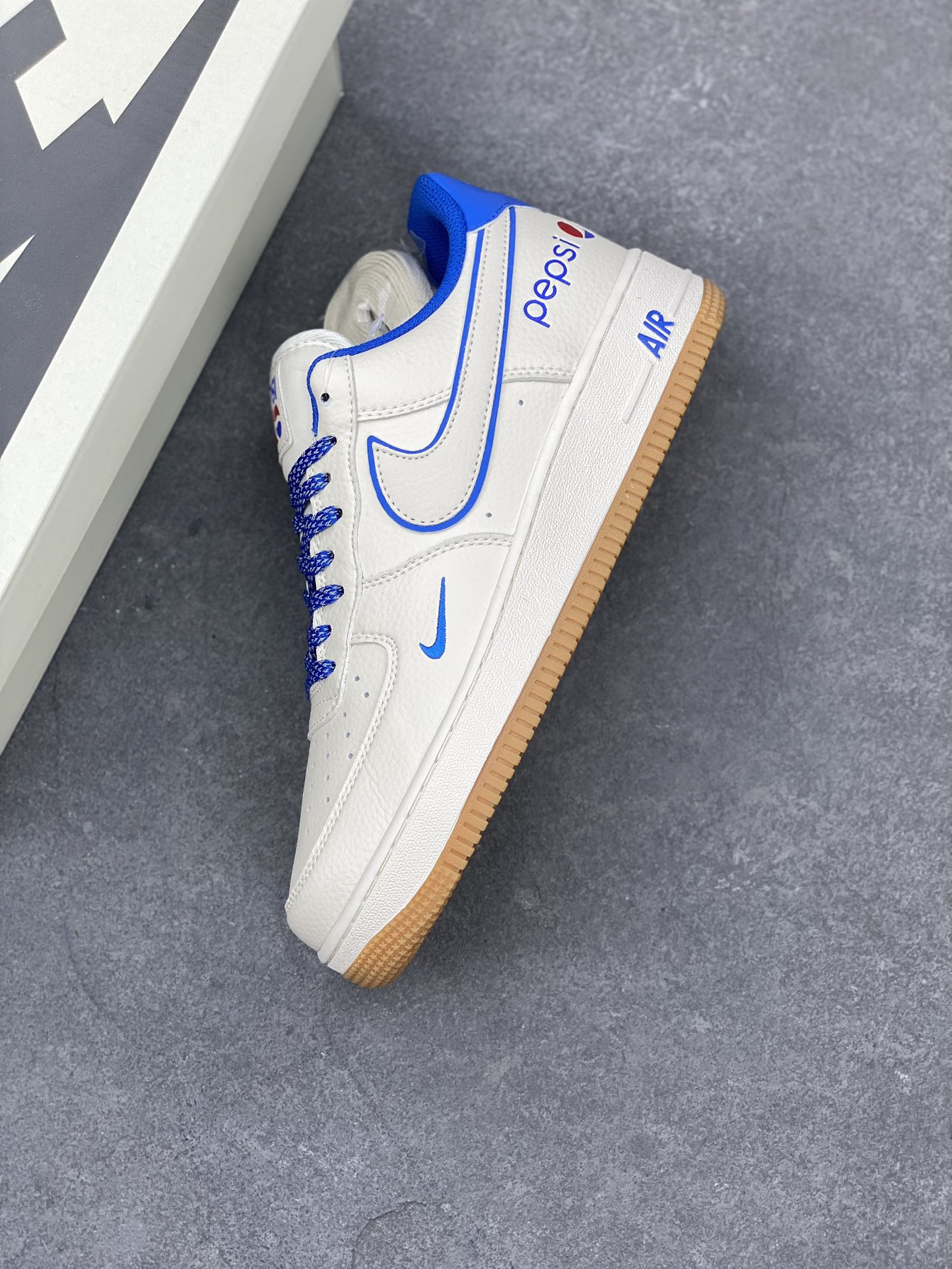Nike Air Force 1 Low Pepsi Collaboration - Limited Edition Sneakers 8 i1693597652 2891 6