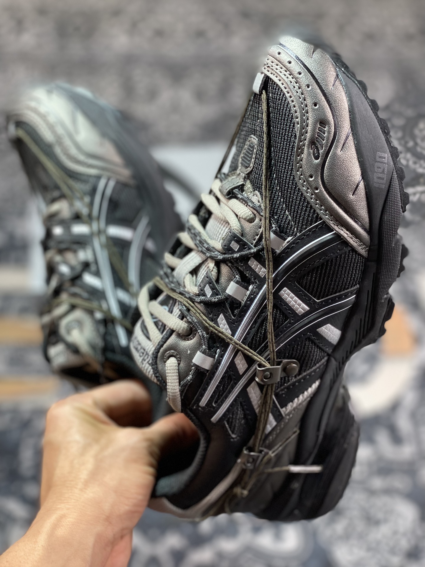 Andersson Bell x ASICS Tiger GEL-1090 series low-top functional running shoes ”Black Titanium Silver Binding” 1203A115-006