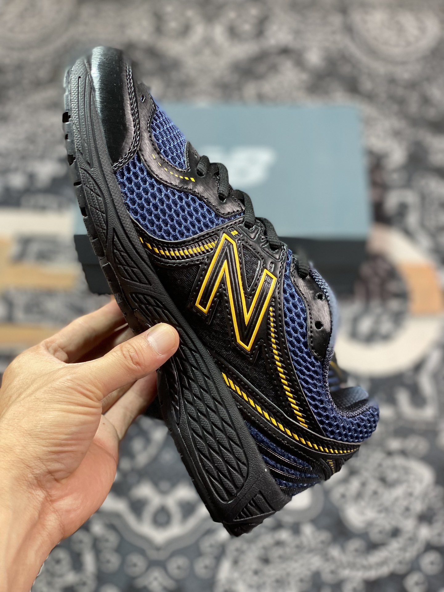 New Balance 860V2 series low-top classic retro dad style casual sports jogging shoes ”Joint black dark blue and yellow” ML860DM2