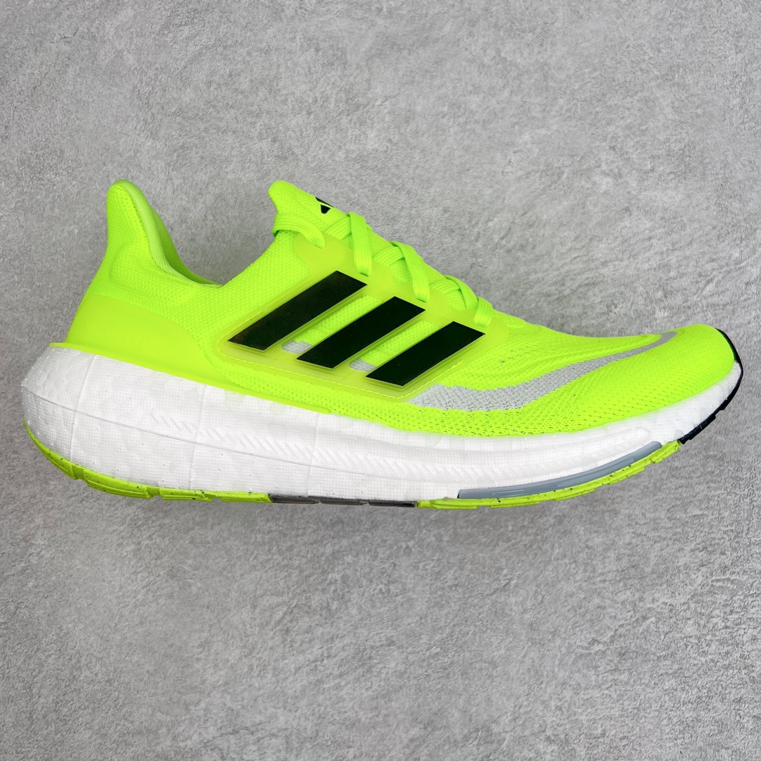 零售💰270 ＃YG纯原 AD Ultra Boost Light UB2023系列低帮袜套式针织透气缓震休闲运动慢跑鞋 HP9203 德国进口巴斯夫大底 全套原纸板楦头开发 原厂特供飞织面配套加持 确保原汁原味 完美呈现版型 一比一还原zp踩屎脚感 原档案底模数据 正确多层组合大底 辰元原厂针织代工 细节还原度极高 独家外贸特供开发至48.5 历经10年不断创新以科技重塑跑步推出全新超轻新科技跑鞋 力求为跑步添活力 搭载LIGHT BOOST中底的新鲜演绎 无论节奏快慢、距离长短 伴你活力畅跑 延续了该系列的设计语言 采用分区编织鞋面 鞋头处网眼孔洞更大 提升透气性 一体式鞋舌 避免运动中出现偏移 实现鞋脚一体性 鞋侧 TPU 材质 有效提供支撑性 镂空的设计 同时减轻整体重量 最明显的则是中底部分 不仅是厚度夸张 大家最熟悉的 Boost 材质终于迎来升级 减重 30% 带来更轻量化的上脚感受 SIZE：39 40 40.5 41 42 42.5 43 44 44.5 45 46 47 48 编码：by2936070-运动鞋