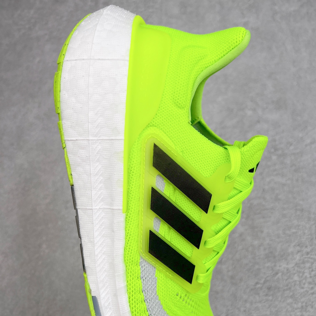 图片[6]-零售💰270 ＃YG纯原 AD Ultra Boost Light UB2023系列低帮袜套式针织透气缓震休闲运动慢跑鞋 HP9203 德国进口巴斯夫大底 全套原纸板楦头开发 原厂特供飞织面配套加持 确保原汁原味 完美呈现版型 一比一还原zp踩屎脚感 原档案底模数据 正确多层组合大底 辰元原厂针织代工 细节还原度极高 独家外贸特供开发至48.5 历经10年不断创新以科技重塑跑步推出全新超轻新科技跑鞋 力求为跑步添活力 搭载LIGHT BOOST中底的新鲜演绎 无论节奏快慢、距离长短 伴你活力畅跑 延续了该系列的设计语言 采用分区编织鞋面 鞋头处网眼孔洞更大 提升透气性 一体式鞋舌 避免运动中出现偏移 实现鞋脚一体性 鞋侧 TPU 材质 有效提供支撑性 镂空的设计 同时减轻整体重量 最明显的则是中底部分 不仅是厚度夸张 大家最熟悉的 Boost 材质终于迎来升级 减重 30% 带来更轻量化的上脚感受 SIZE：39 40 40.5 41 42 42.5 43 44 44.5 45 46 47 48 编码：by2936070-运动鞋