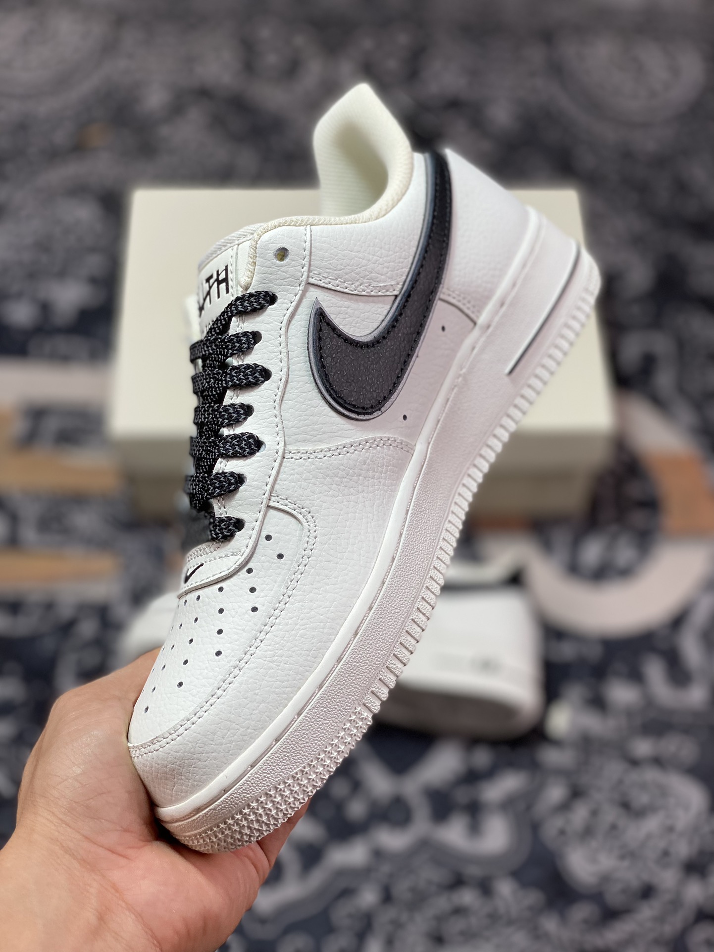 Kith x Air Force 1 Low NYC US White/Black NY9668-235