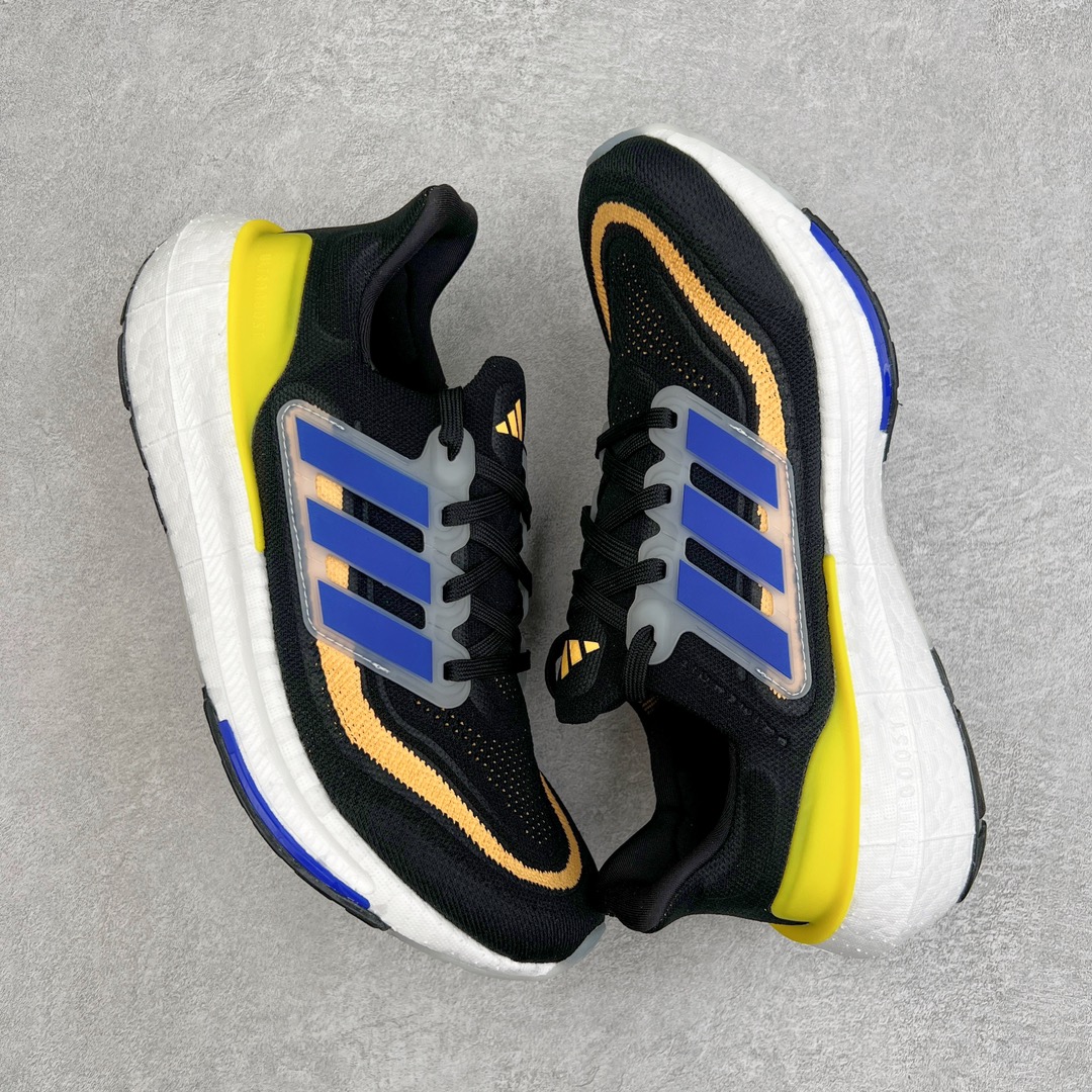 图片[3]-零售💰270 ＃YG纯原 AD Ultra Boost Light UB2023系列低帮袜套式针织透气缓震休闲运动慢跑鞋 HP9203 德国进口巴斯夫大底 全套原纸板楦头开发 原厂特供飞织面配套加持 确保原汁原味 完美呈现版型 一比一还原zp踩屎脚感 原档案底模数据 正确多层组合大底 辰元原厂针织代工 细节还原度极高 独家外贸特供开发至48.5 历经10年不断创新以科技重塑跑步推出全新超轻新科技跑鞋 力求为跑步添活力 搭载LIGHT BOOST中底的新鲜演绎 无论节奏快慢、距离长短 伴你活力畅跑 延续了该系列的设计语言 采用分区编织鞋面 鞋头处网眼孔洞更大 提升透气性 一体式鞋舌 避免运动中出现偏移 实现鞋脚一体性 鞋侧 TPU 材质 有效提供支撑性 镂空的设计 同时减轻整体重量 最明显的则是中底部分 不仅是厚度夸张 大家最熟悉的 Boost 材质终于迎来升级 减重 30% 带来更轻量化的上脚感受 SIZE：39 40 40.5 41 42 42.5 43 44 44.5 45 46 47 48 编码：by2936070-运动鞋