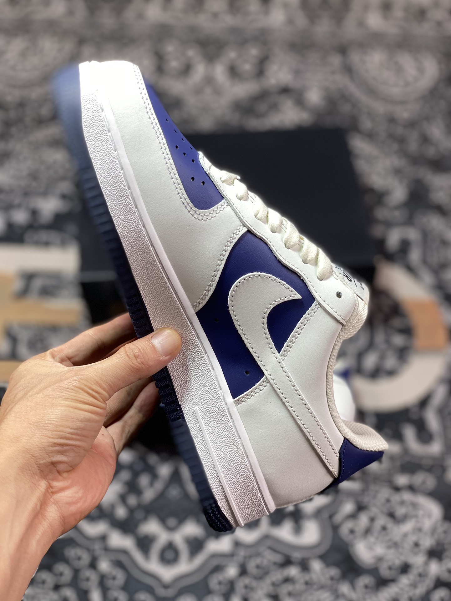 Air Force 1 '07 Low White and Blue Stitching AL2236-103