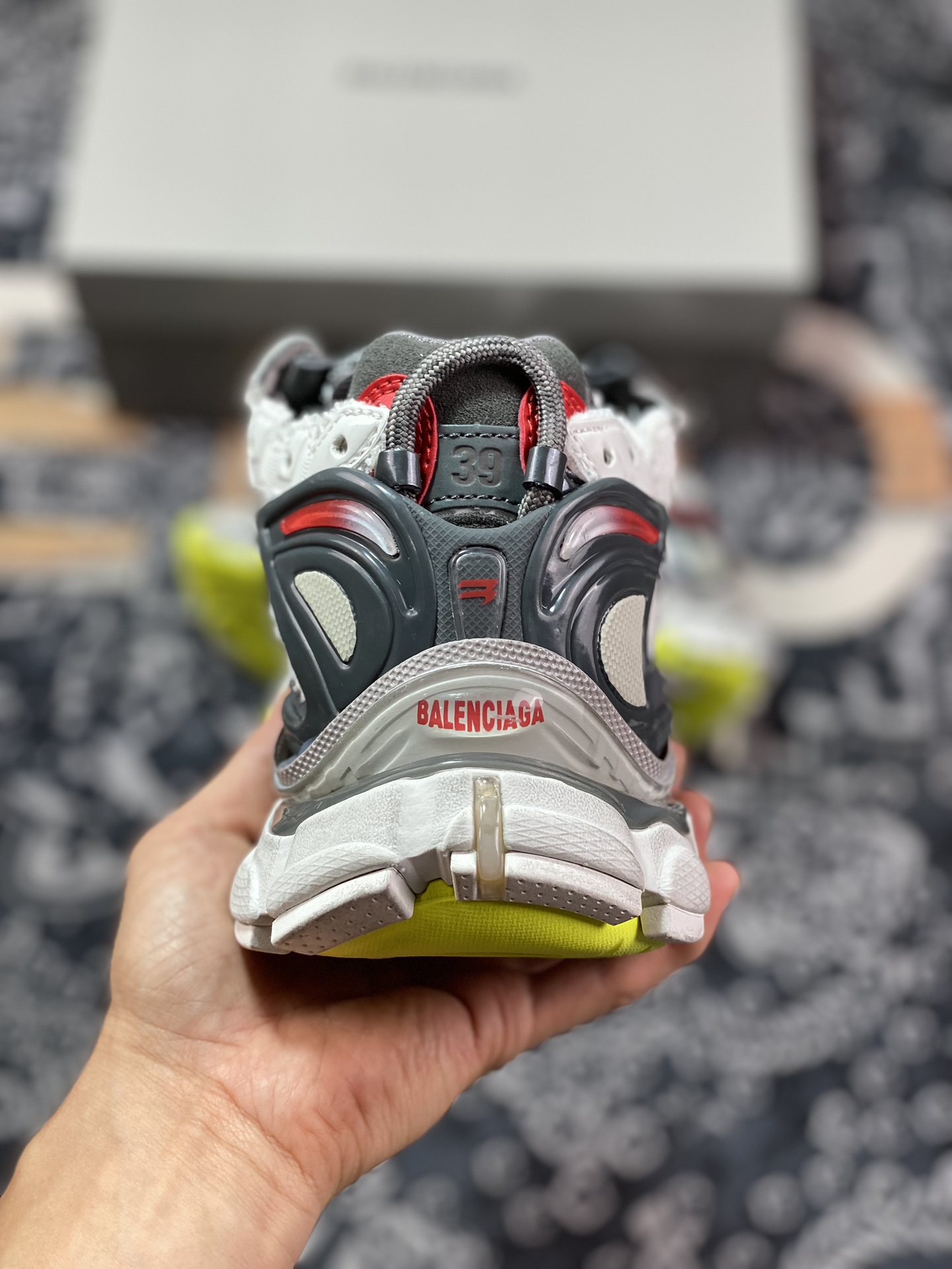 Balenciaga BALENCIAGA Runner Sneaker ”White/Dark Grey/Red” 2.0 jogging series low-top jogging shoes ”2.0 Deconstruction Destruction White Dark Grey Red Yellow” 772767 W3RNY 0509