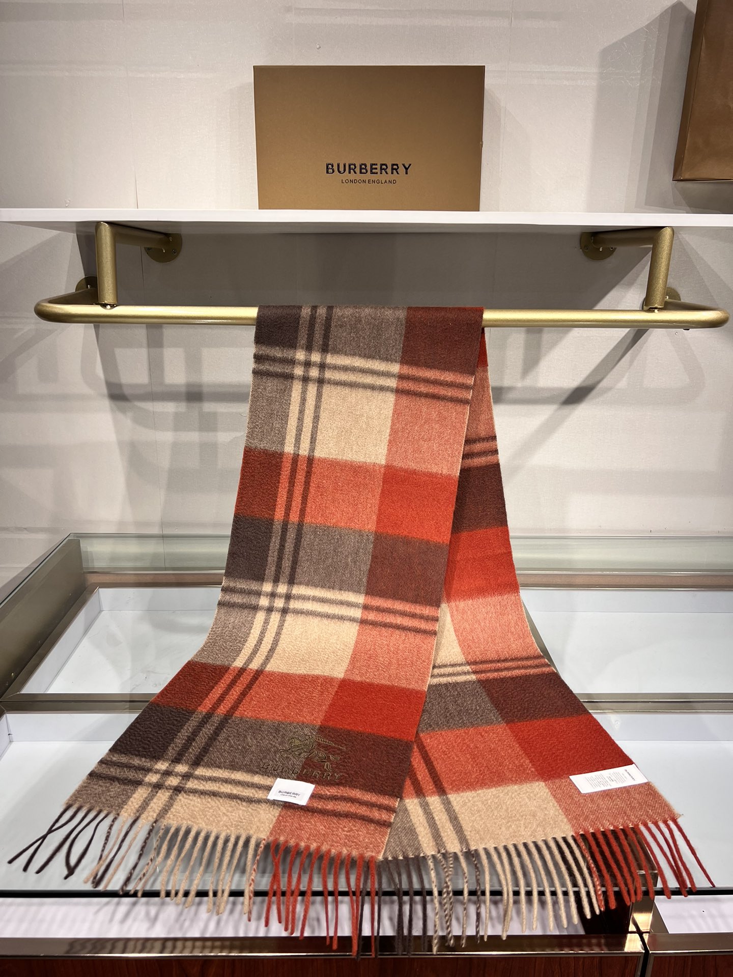 💟百分之百纯羊绒💟一百个赞[强][强]自留款[OK]柔软如糯[OK]Burberry巴宝莉最新原单【私人