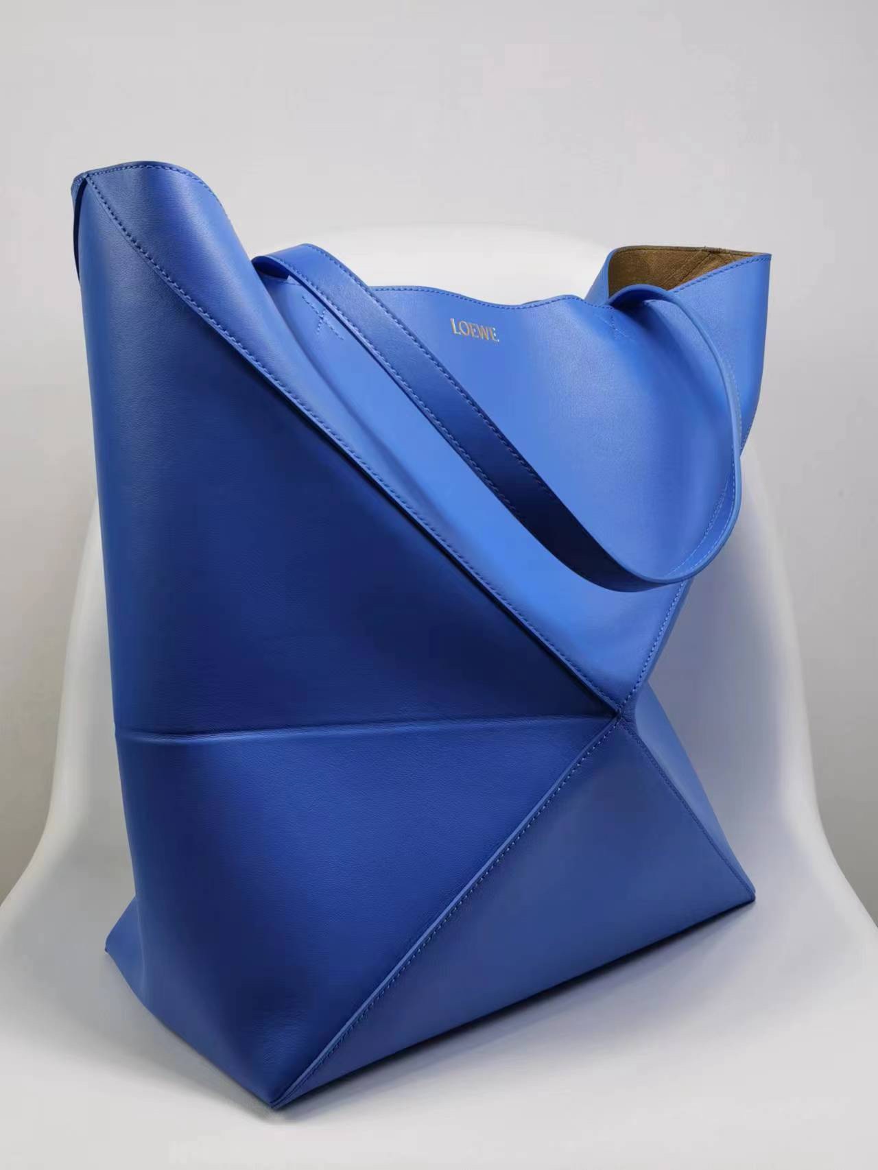 Loewe Puzzle Fold Large Tote Bag in Shiny Leather - Geometric Design, Foldable 3 i1693634255 5197 1