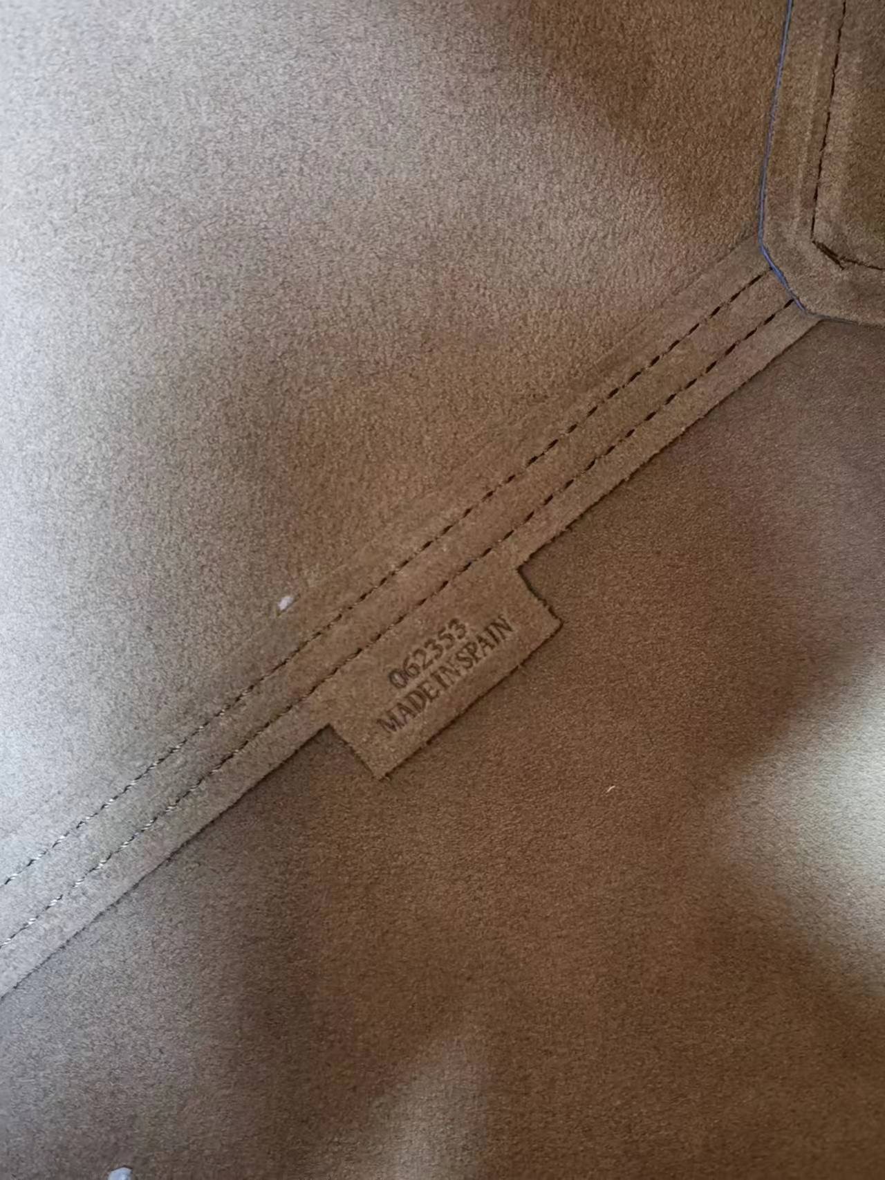 Loewe Puzzle Fold Large Tote Bag in Shiny Leather - Geometric Design, Foldable 6 i1693634255 8653 4