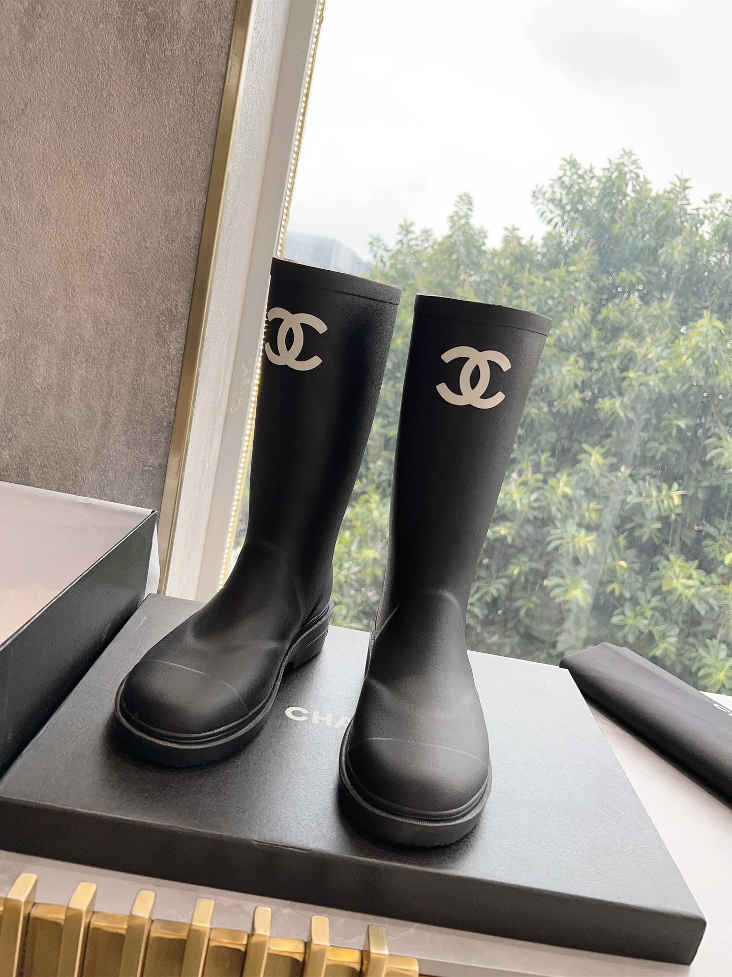 黑色现货供应G319爆款来袭❤️Chane*太适合雨季穿啦。爆款雨靴❤️全网最火雨靴、全新购入重金模具升级、绝对不会后悔