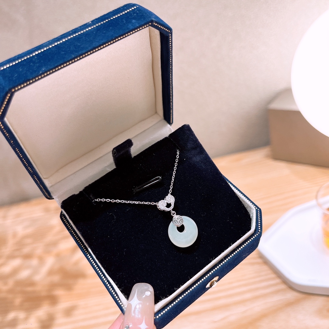 S925 Sterling Silver Hetian Jade Necklace Gentle Date Night Gold
