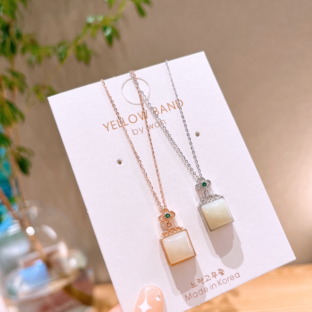 Fine Silver Hetian Jade Necklace Minimalist New Year Gold