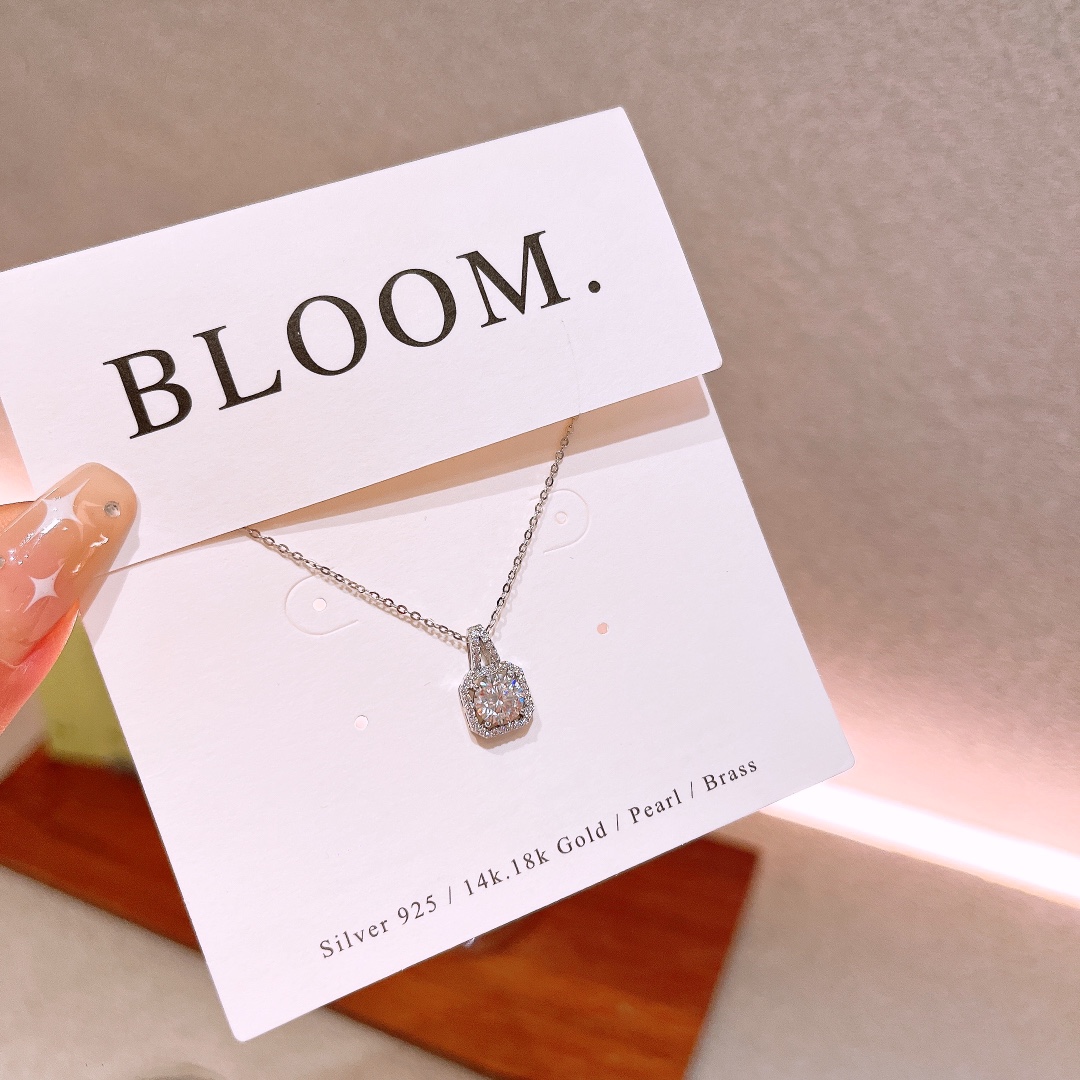 Hypoallergenic Silver Moissanite Necklace Unique Valentine's Day