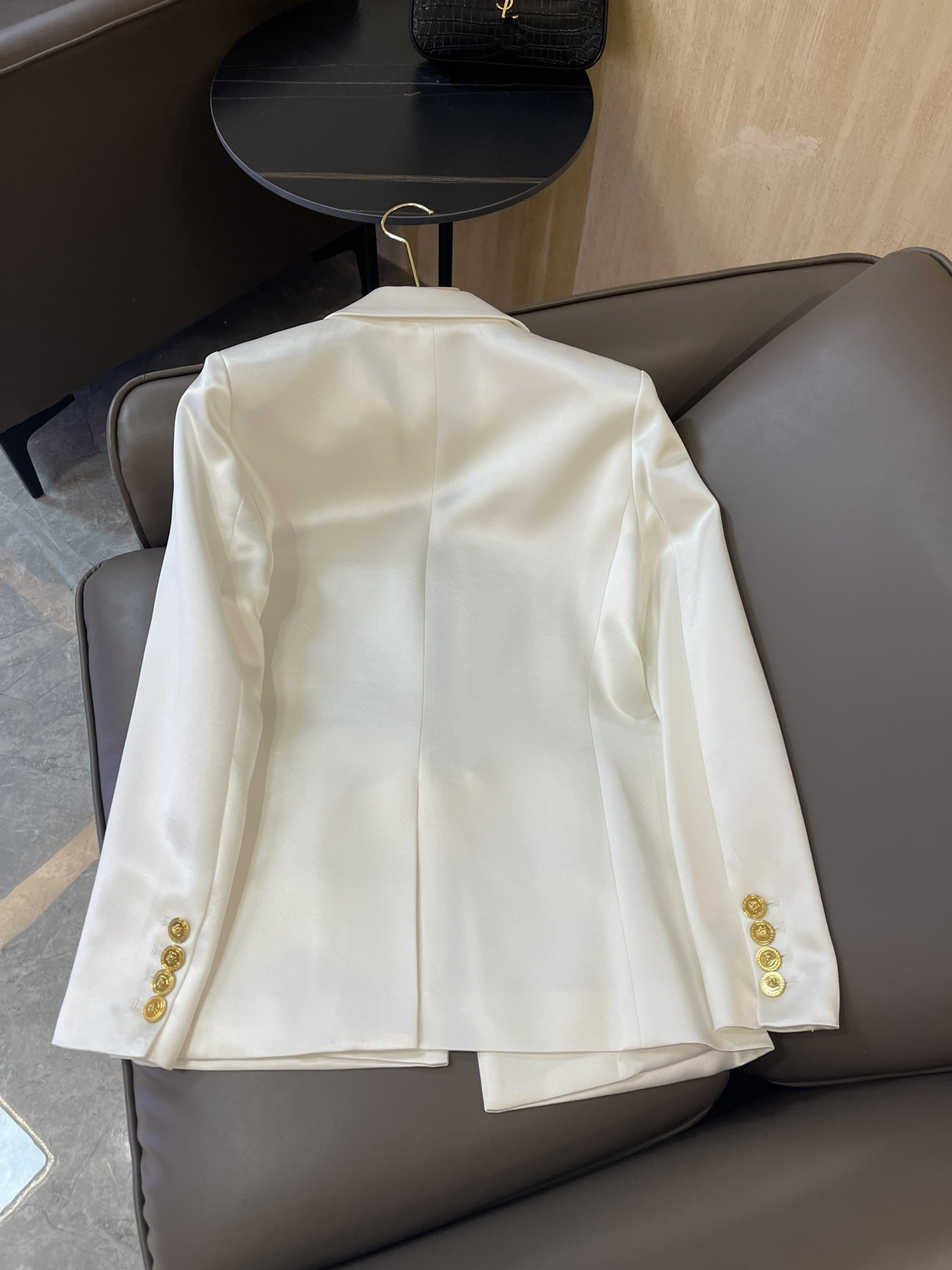 HXZ036#新款西装外套💕范思哲 金色别针🧷金扣子醋酸西装外套 黑色 白色 SMLXL