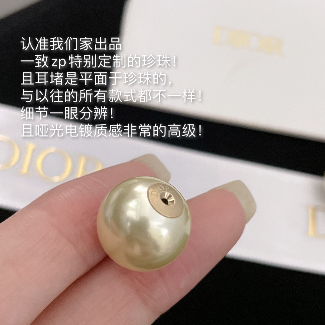 【【D 小花珍珠耳钉】Z 3900！非常的温柔有气质！经典的设计❗️，！认准我们家出品！款款购入官网开发