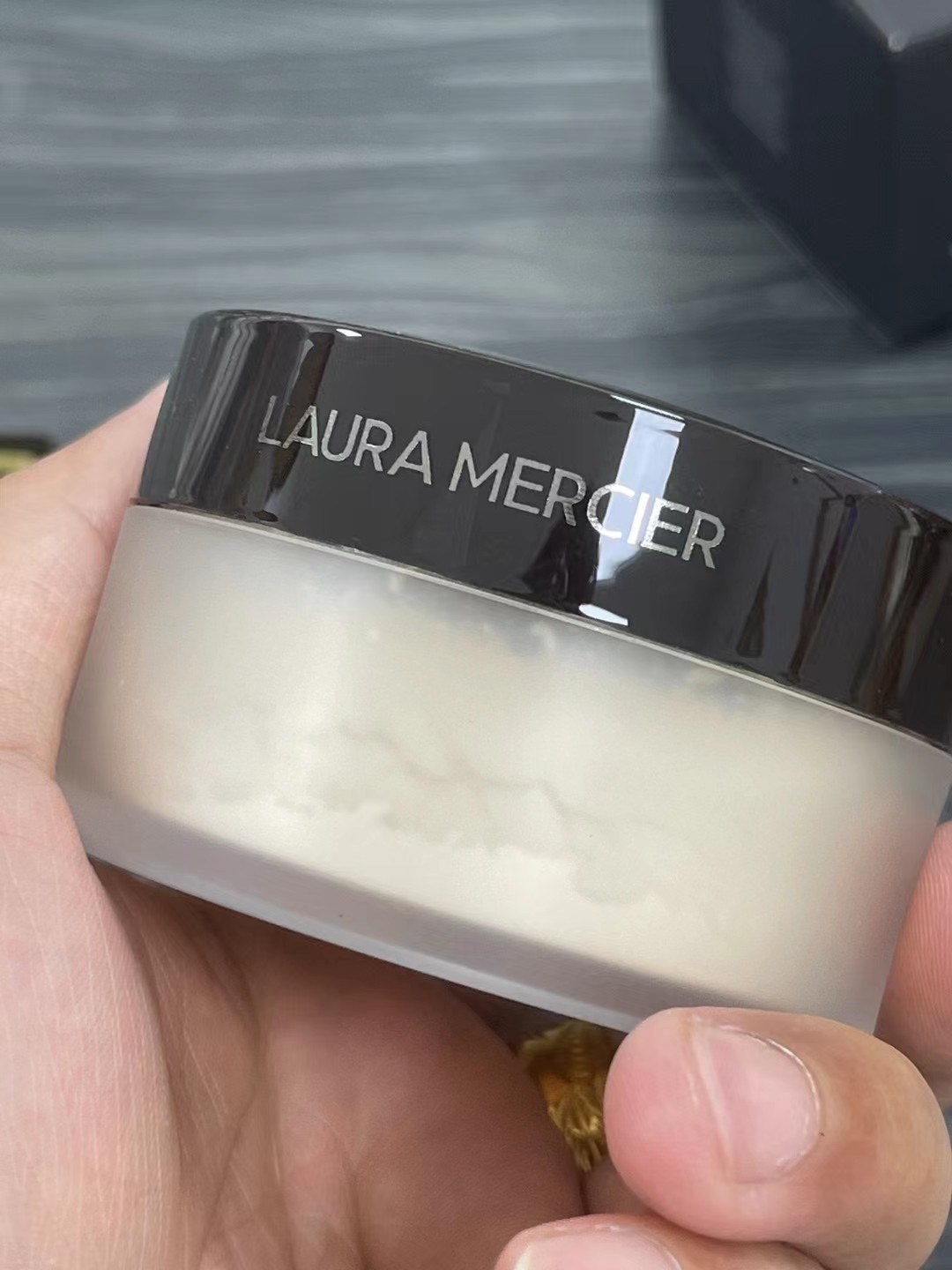 40💰🇺🇸Laura Mercier/新版 罗拉散粉29g
对版质量‼️3粒一塑封  打码2095CC
打12粒  件192粒  现货供应  价优‼️