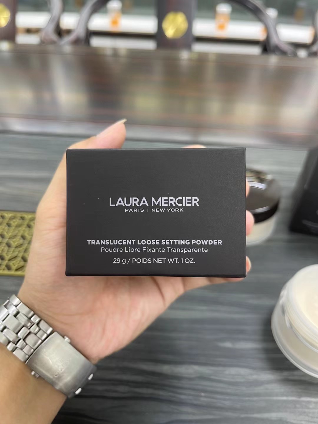 40💰🇺🇸Laura Mercier/新版 罗拉散粉29g
对版质量‼️3粒一塑封  打码2095CC
打12粒  件192粒  现货供应  价优‼️