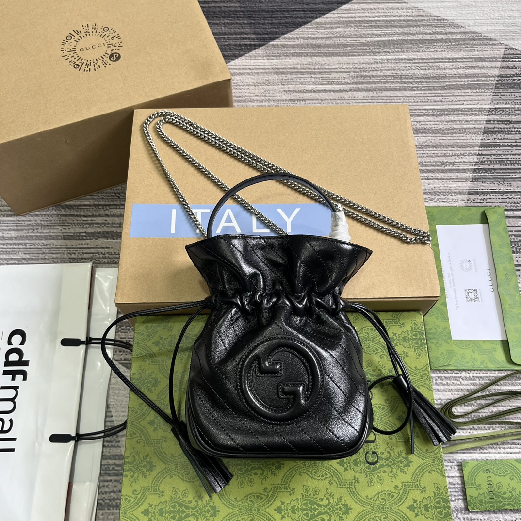 GUCCI Blondie mini sac seau en cuir noir avec franges et cordon de serrage