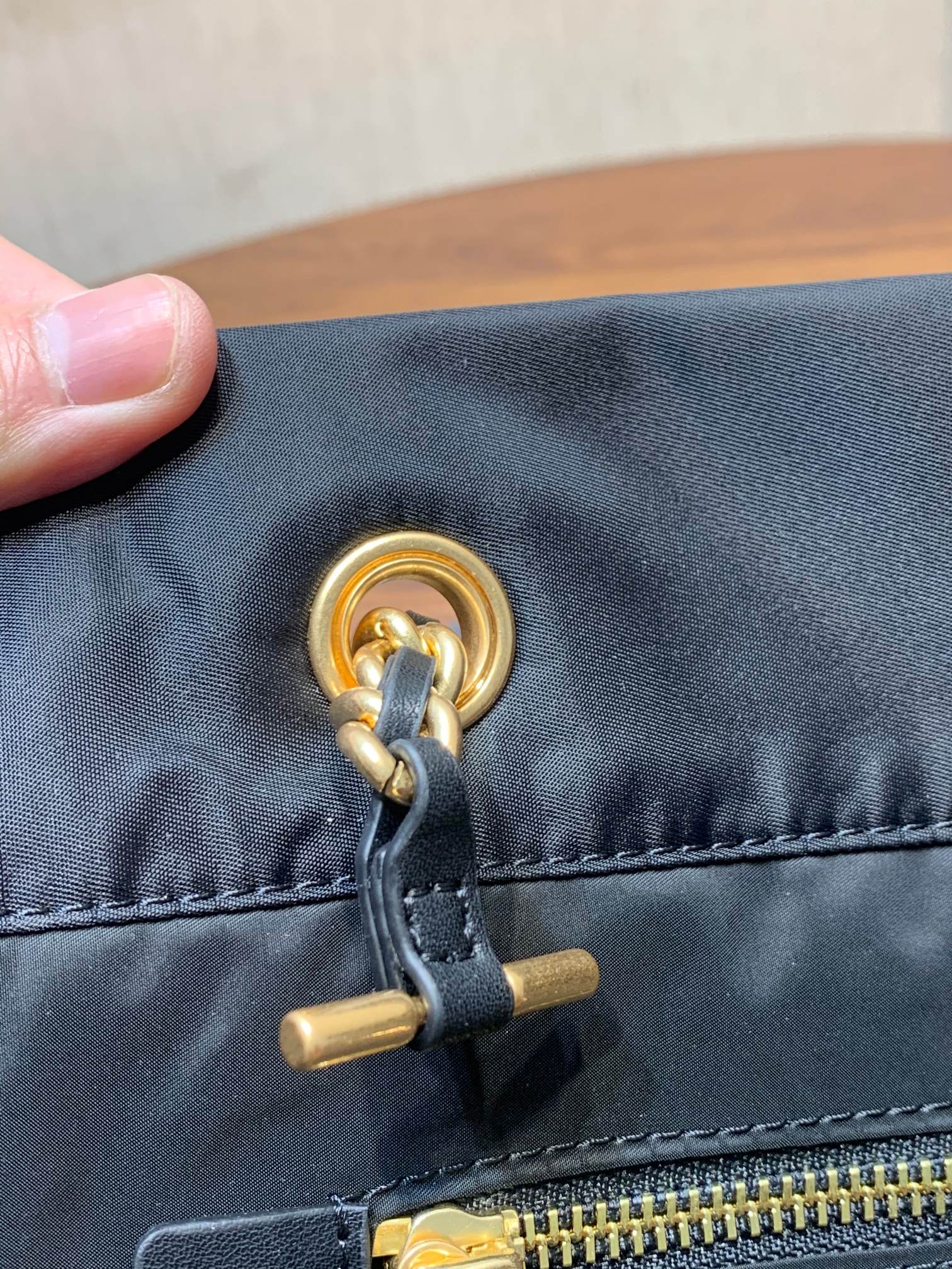 Tory Burch Tolbaki Ella Chain Nylon Laptop Bag with Leather Details. - 图片 7