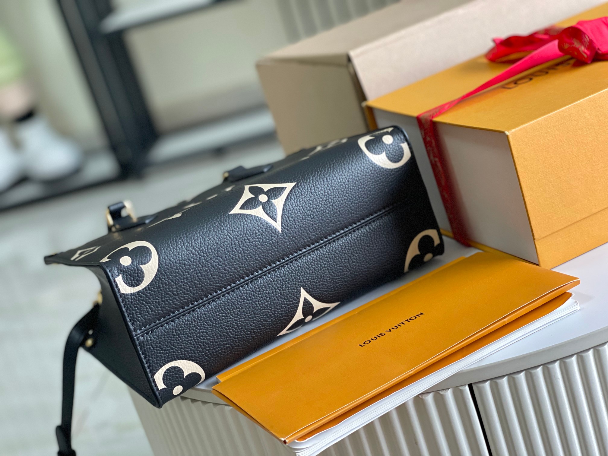 Louis Vuitton Haute Couture Classic Luxury Handbag Shoulder Crossbody 3
