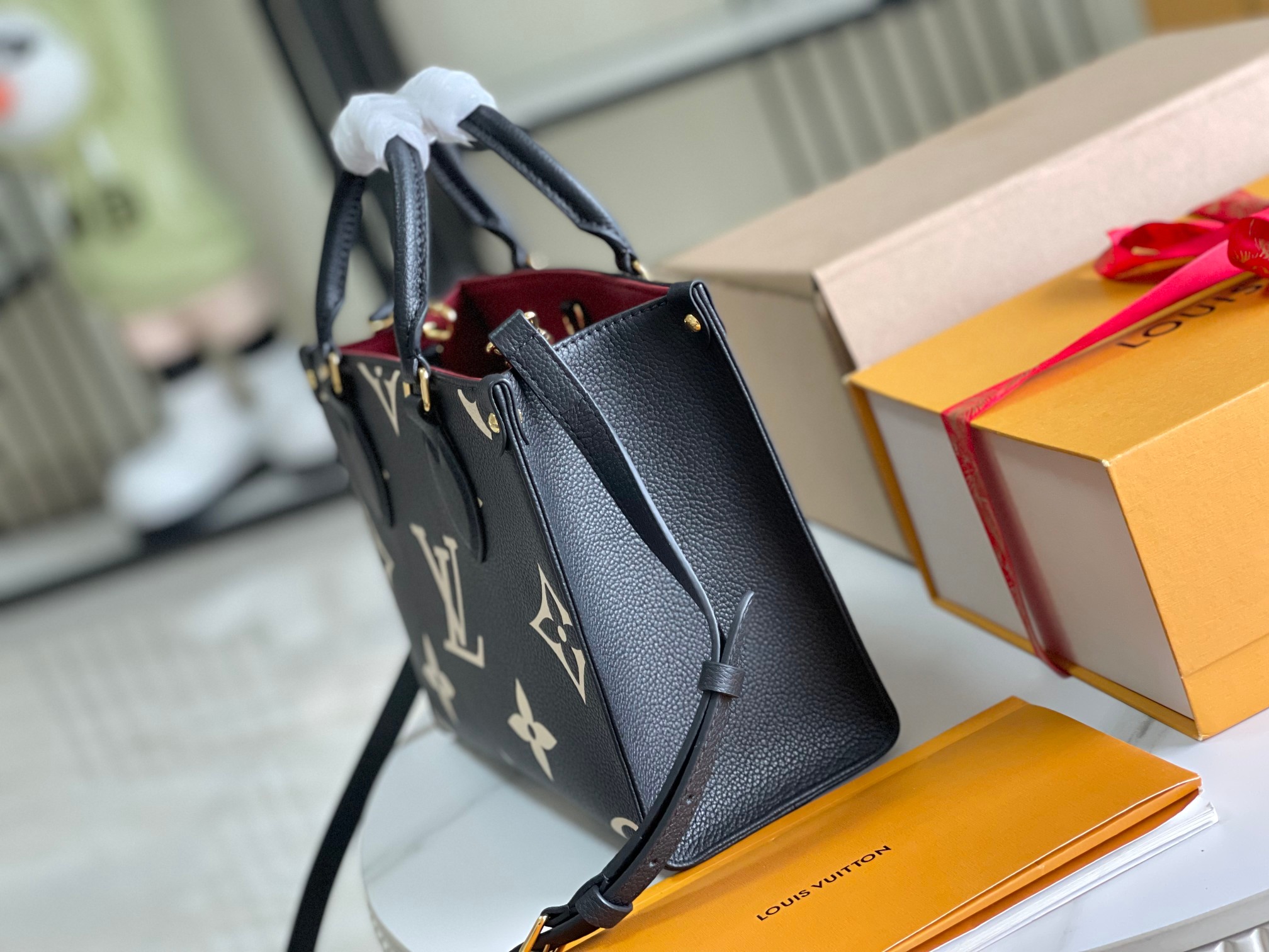 Louis Vuitton Haute Couture Classic Luxury Handbag Shoulder Crossbody 5