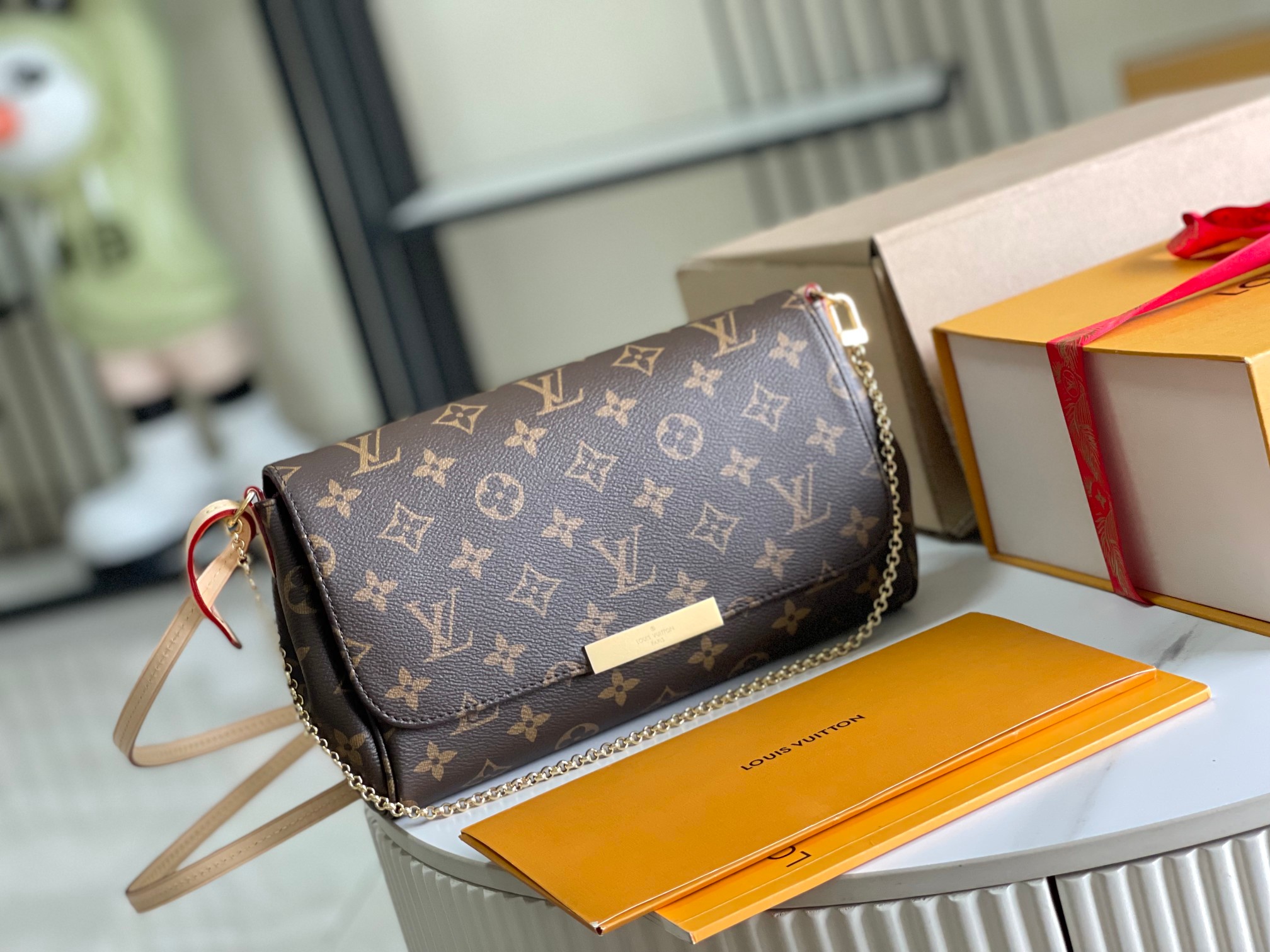 Louis Vuitton Haute Couture Classic Luxury Handbag Shoulder Crossbody 2
