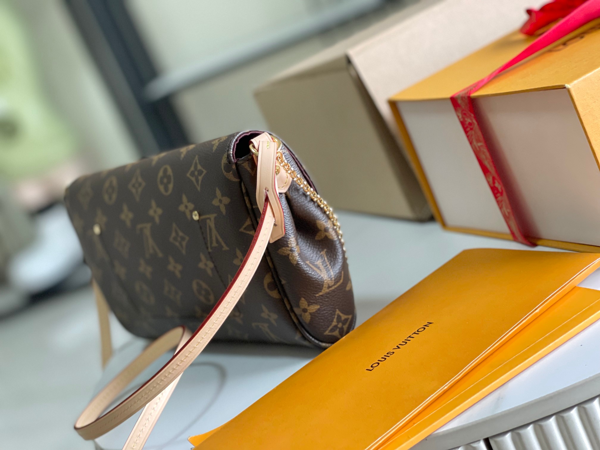 Louis Vuitton Haute Couture Classic Luxury Handbag Shoulder Crossbody 6