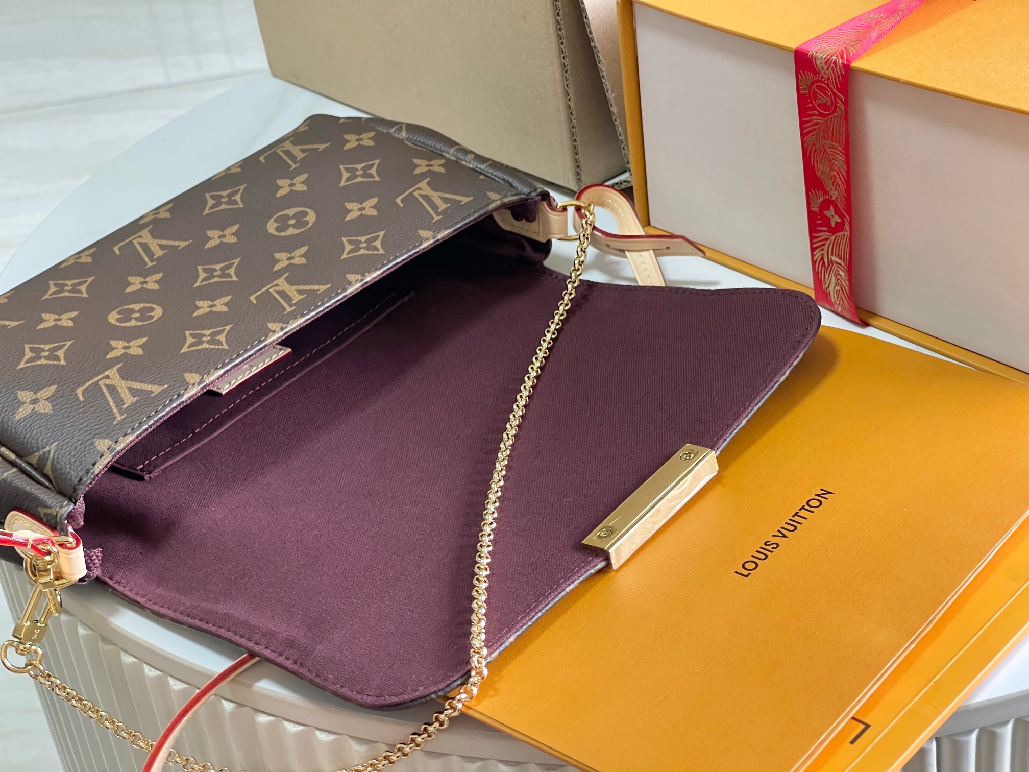 Louis Vuitton Haute Couture Classic Luxury Handbag Shoulder Crossbody 8