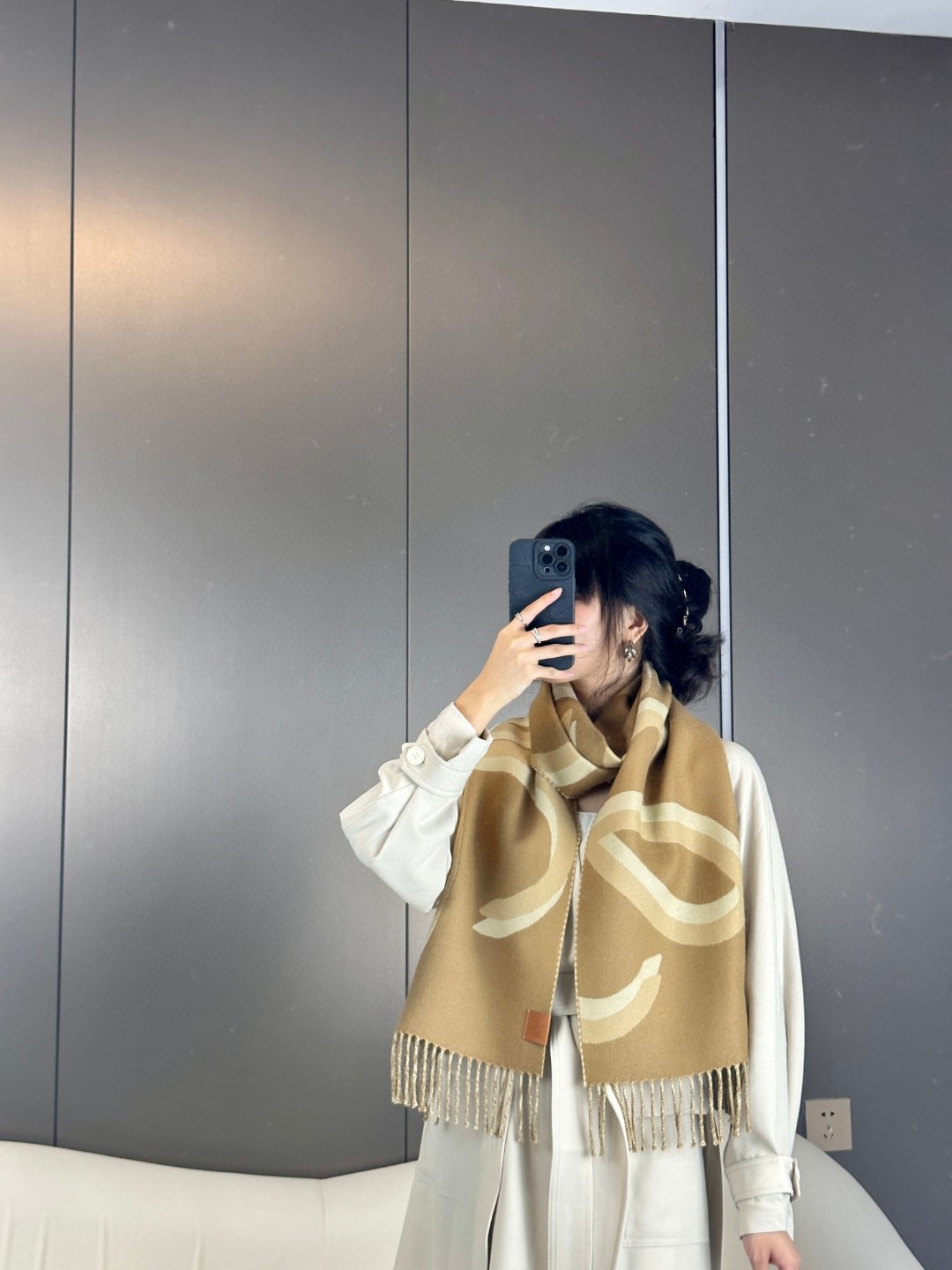LOEWE罗意威羊绒面料双面围巾