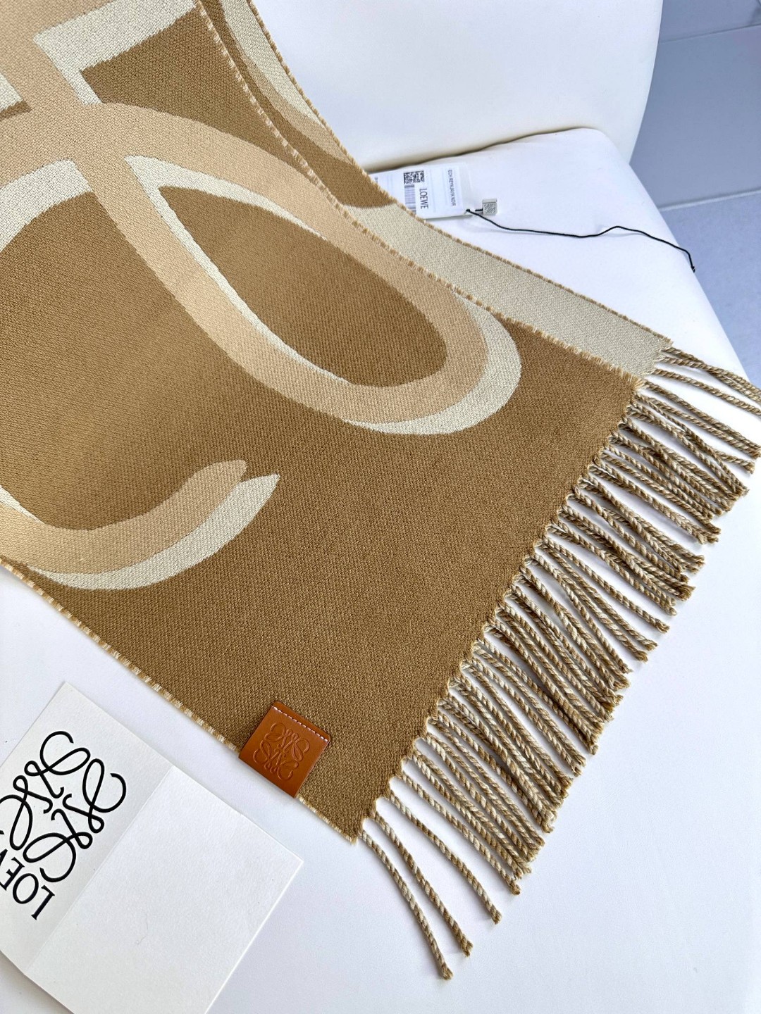 LOEWE罗意威羊绒面料双面围巾
