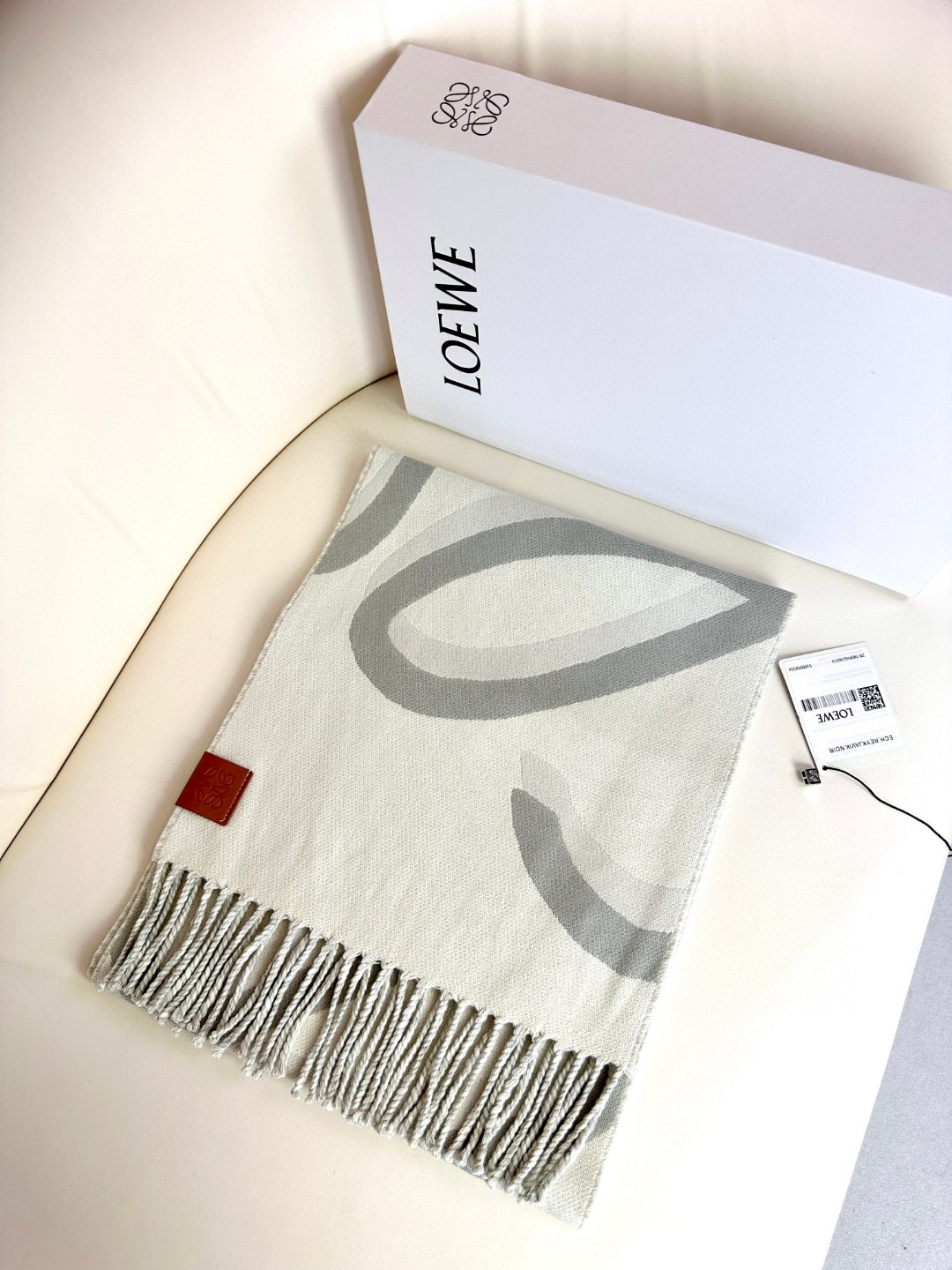 LOEWE罗意威羊绒面料双面围巾