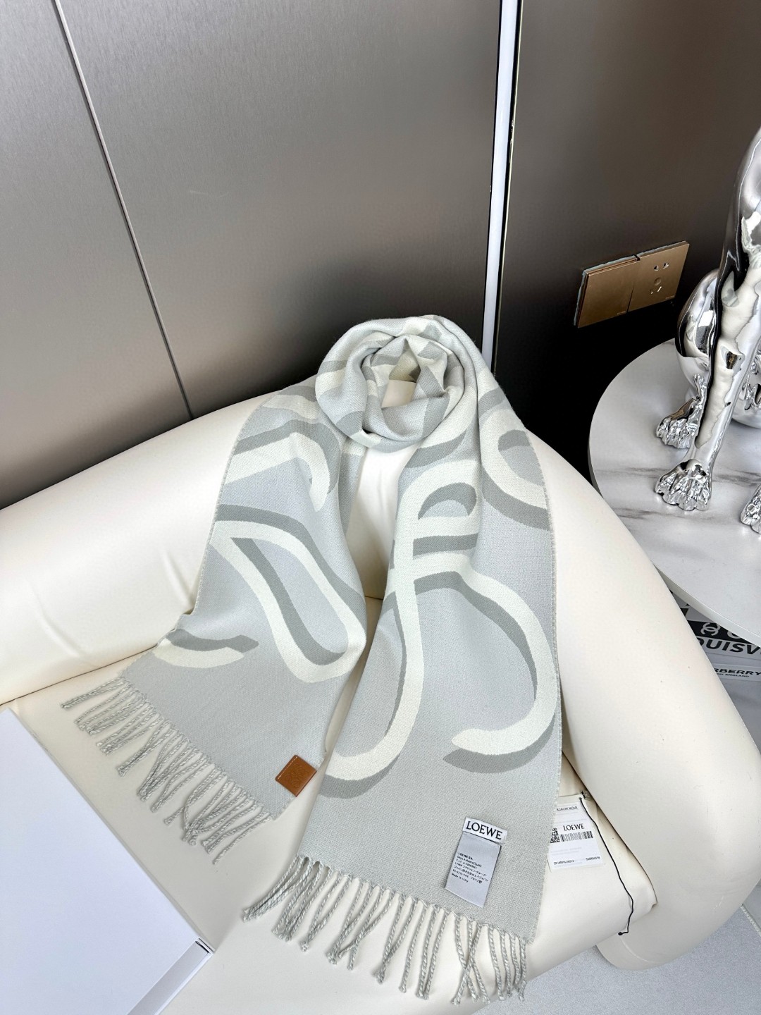 LOEWE罗意威羊绒面料双面围巾