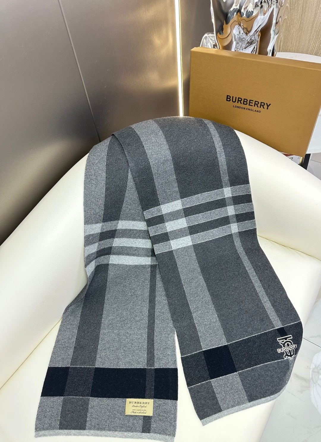 Burberry巴宝莉TB羊绒格纹男士围巾