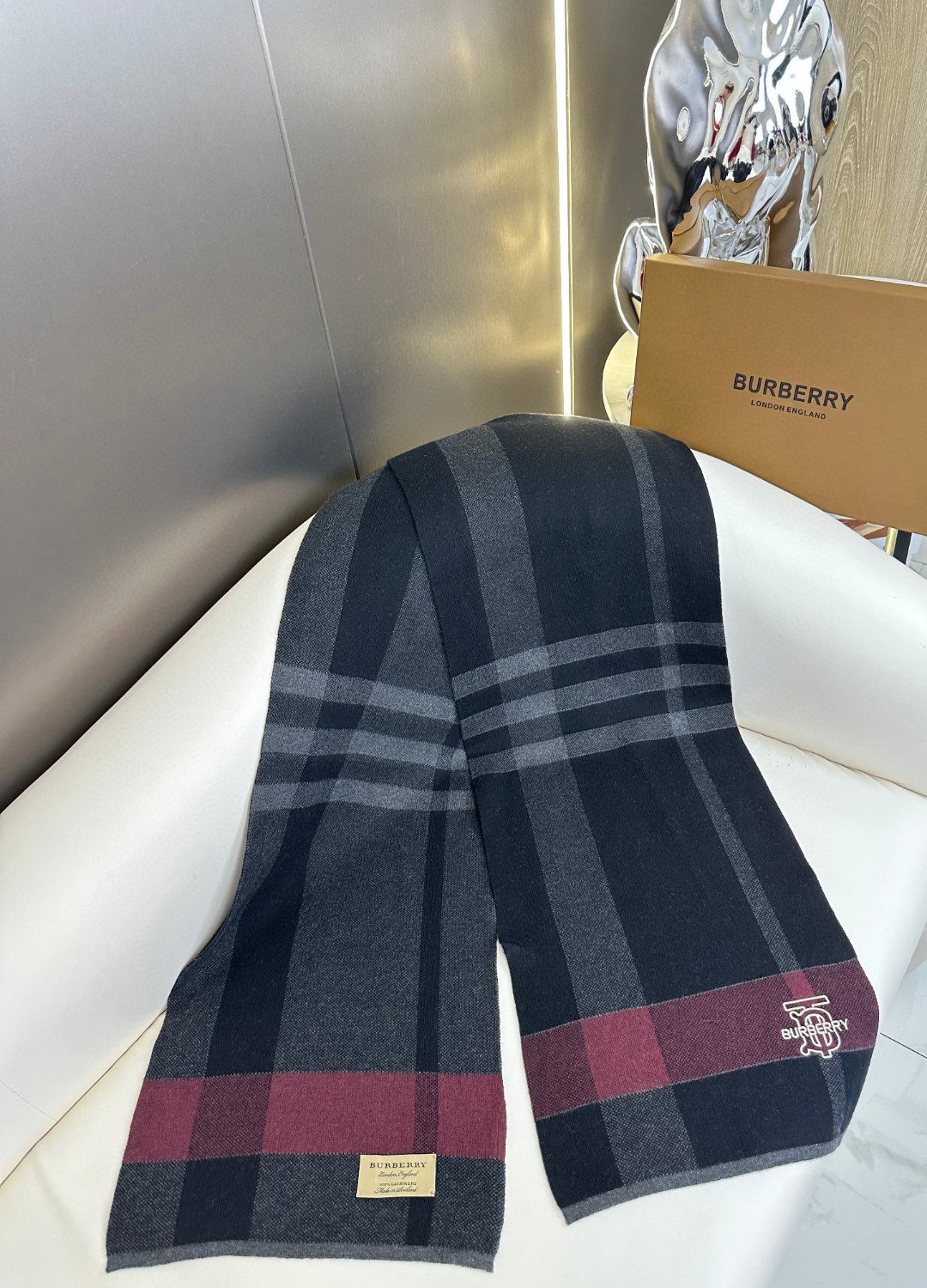 Burberry巴宝莉TB羊绒格纹男士围巾