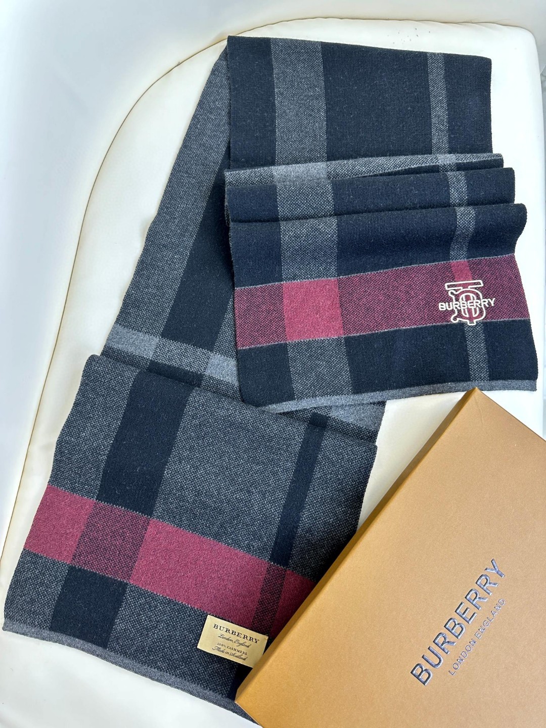Burberry巴宝莉TB羊绒格纹男士围巾