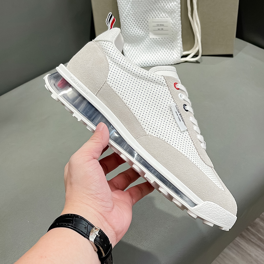 THOM BROWNE White Sneaker with Transparent Soles from Early Autumn Series – Price and Details - 图片 4