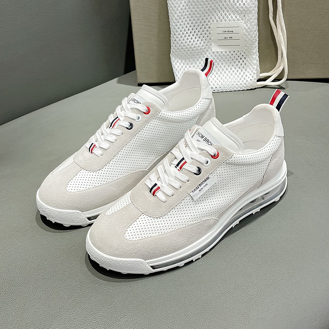THOM BROWNE White Sneaker with Transparent Soles from Early Autumn Series – Price and Details - 图片 3